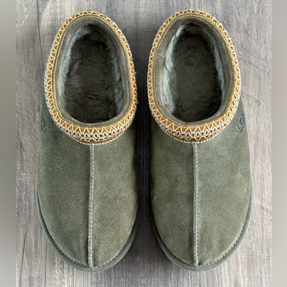 Ugg Tasman Slippers Burnt Olive Size 9 EUC! - Picture 2 of 16